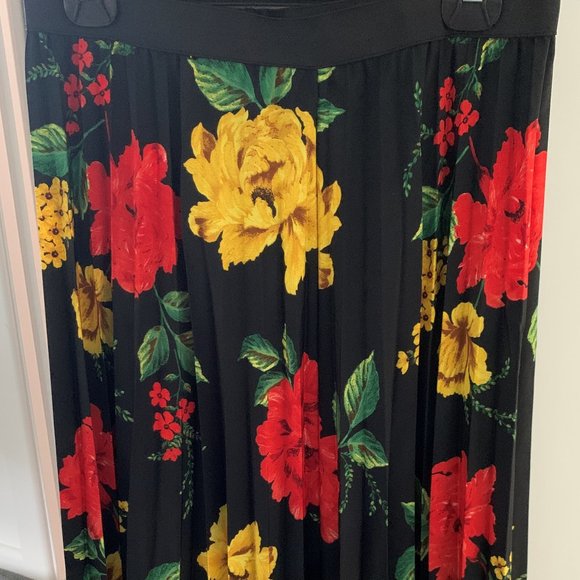 Pretty flower print design midi skirt size 12 UK / 40 EU - Picture 8 of 8
